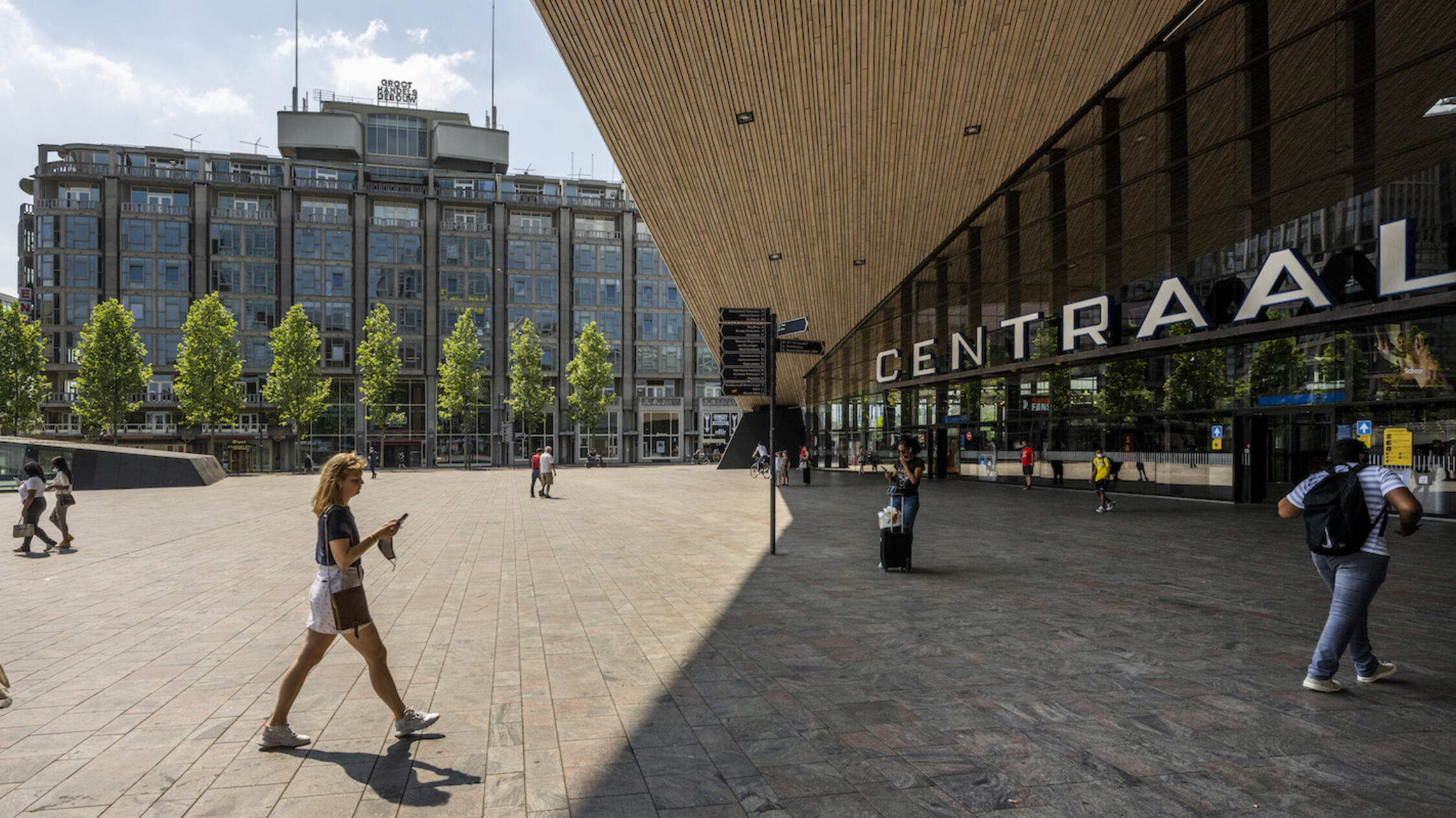 The Centraal Station next to Groot Handelsgebouw