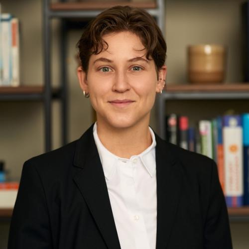 Carla Camphausen head shot